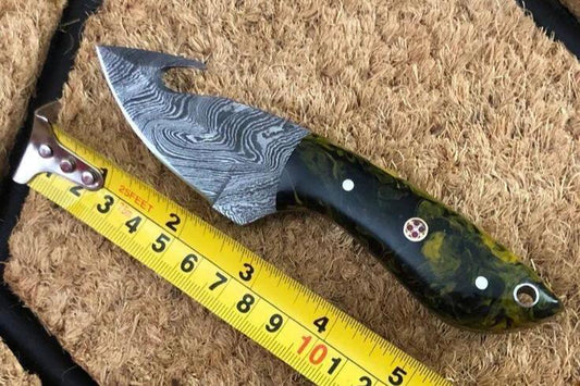 Hand Forged Damascus Steel Camping Skinner Gear with Bull Horne or Resin Handle. Pro1524