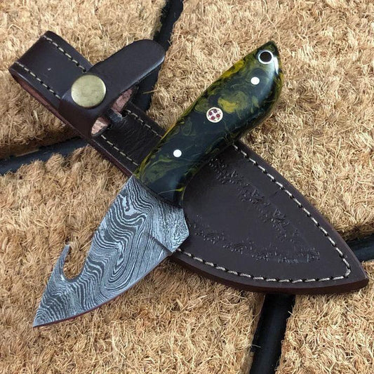 Hand Forged Damascus Steel Camping Skinner Gear with Bull Horne or Resin Handle. Pro1524