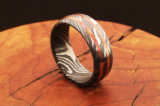 Enthralling Damascus Steel Ring with Embedded Brass Lines Packed in Special Box. Pro7020