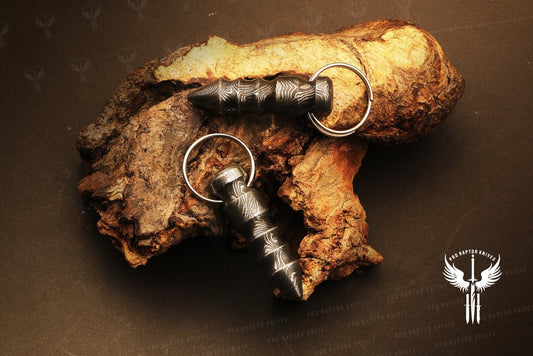 Handmade Damascus steel Multi Thread Bullet Keychain in Wooden Box. Pro1730