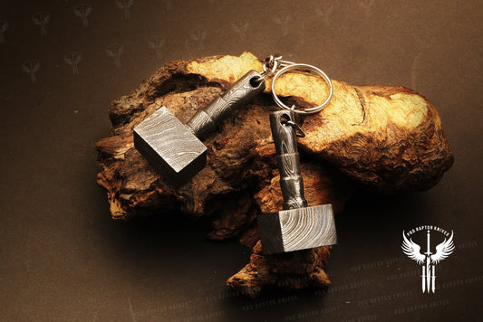 Handmade Damascus steel Thor Hammer Shape Keychain in Wooden Box. Pro1736
