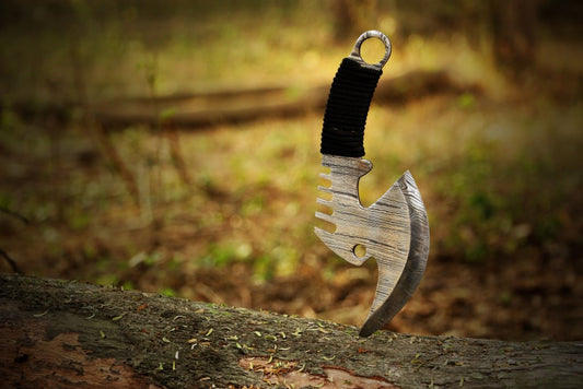 Professional Handmade Damascus steel Full Tang Pizza Cutter with Resin Handle. PR-Bello1841