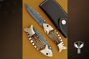 Handmade Damascus Steel Hunting Folding Knife with Engraved Brass & Resin Handle. Pro-Capolavoro1458