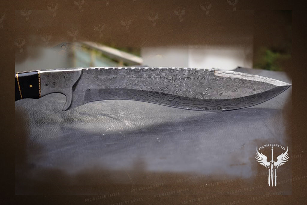 Handmade Damascus Steel Hunting Bowie Knife with Bull Horn Handle. Pro-Vigoroso1461