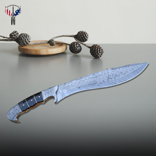 Handmade Damascus Steel Hunting Bowie Knife with Bull Horn Handle. Pro1461