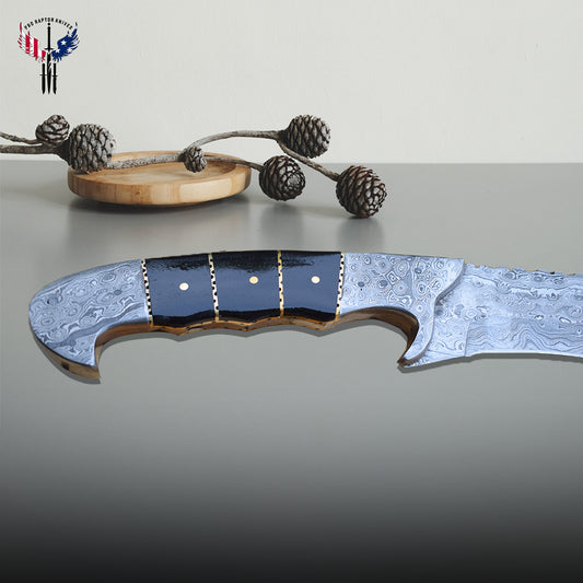 Handmade Damascus Steel Hunting Bowie Knife with Bull Horn Handle. Pro1461