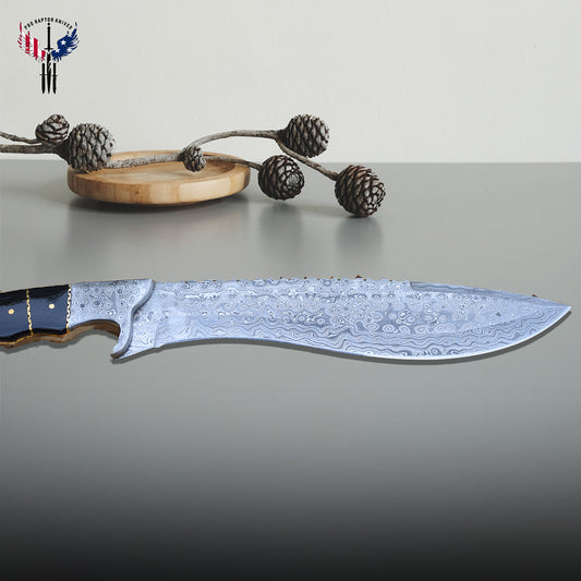 Handmade Damascus Steel Hunting Bowie Knife with Bull Horn Handle. Pro1461