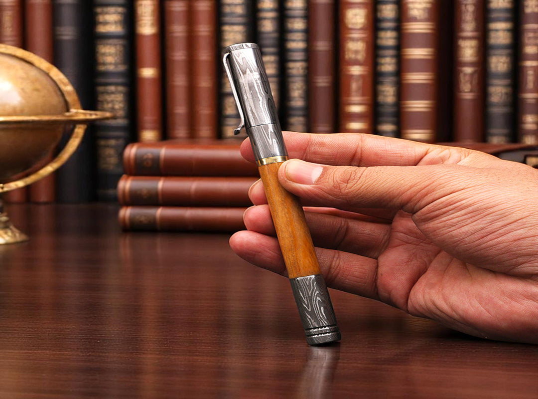 Handmade Damascus steel & Oak Wood Barrel Ballpoint Pen with Deep Pocket Clipper. Free Engraving and USA Shipping. Pro-Regalo7010
