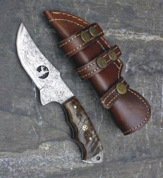 Custom Handmade Damascus Steel Camping Skinner Gear with Lamb Horn Handle. Pro-Tenace1521