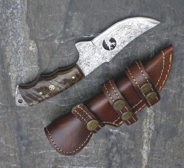 Custom Handmade Damascus Steel Camping Skinner Gear with Lamb Horn Handle. Pro-Tenace1521