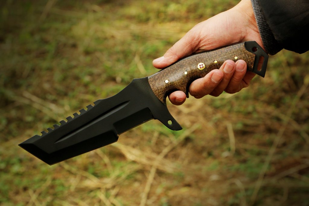 High carbon steel black coated hunting TANTO knife with free leather cover. Pro-Capolavoro1847