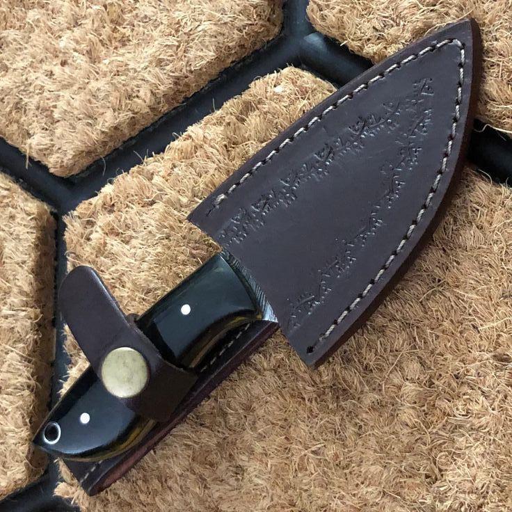 Hand Forged Damascus Steel Camping Skinner Gear with Bull Horne or Resin Handle. Pro-Tenace1524