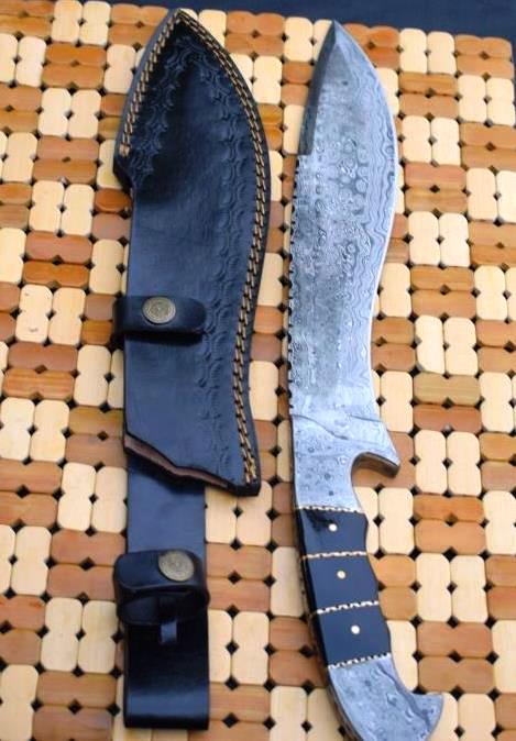 Handmade Damascus Steel Hunting Bowie Knife with Bull Horn Handle. Pro-Vigoroso1461