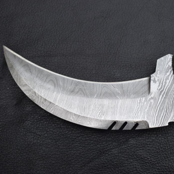 Handmade Damascus steel Karambit Knife with Black & Off-white Handle. Pro-Netto1541