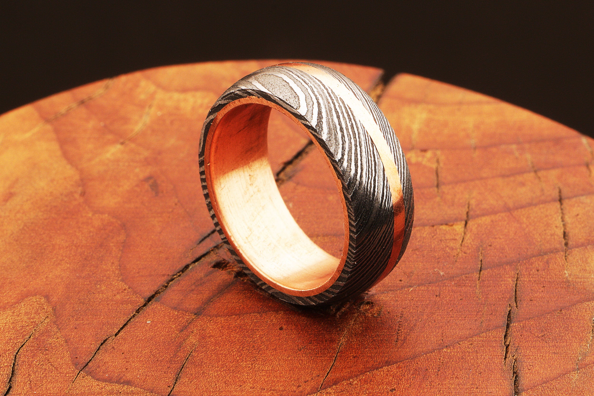 Captivated Brass Barrel Damascus Steel Ring with Embedded Brass Line.Pro-Regalo7017