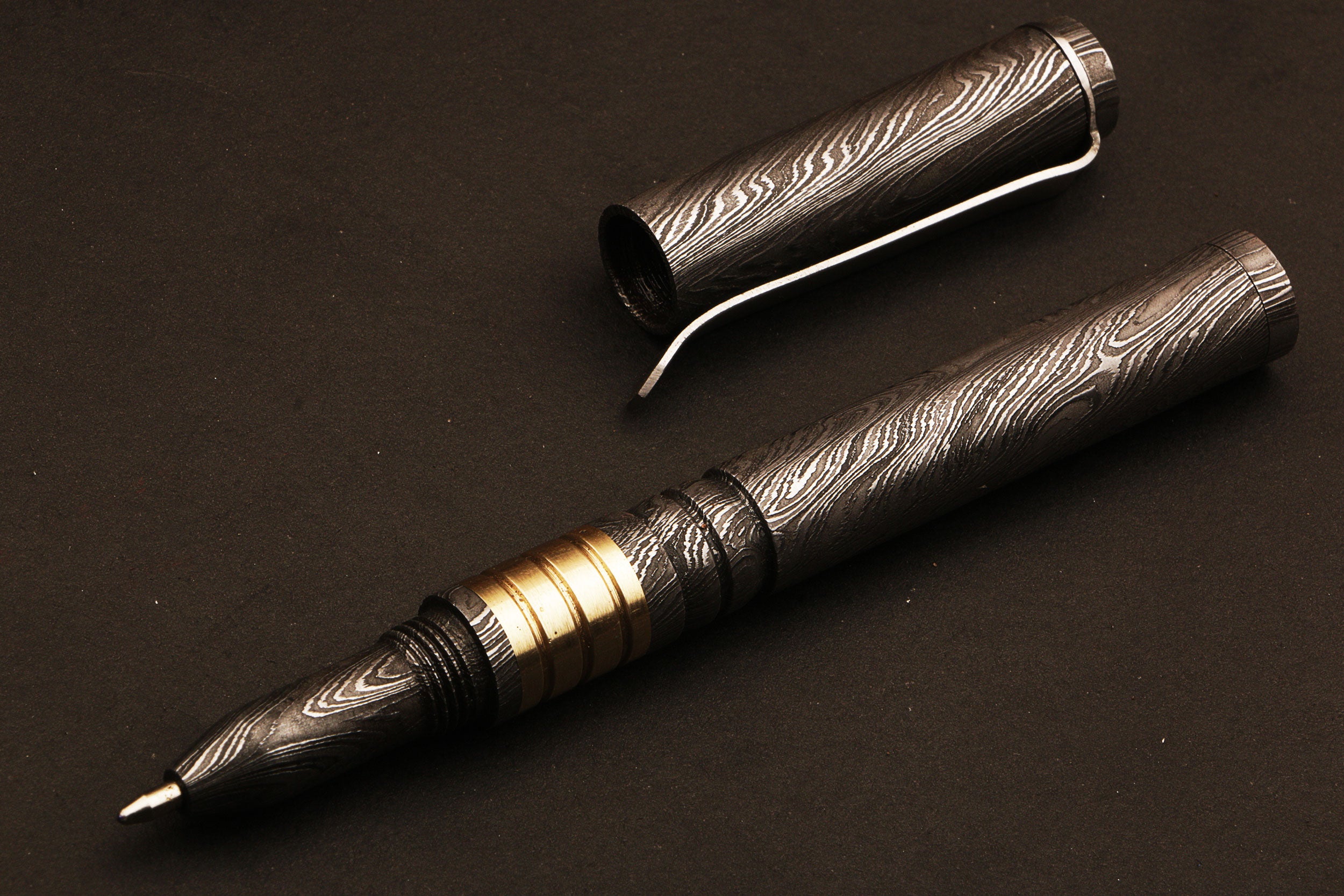 Handcrafted Lavish Damascus steel ballpoint pen with Brass Fittings. Pro-Regalo7004