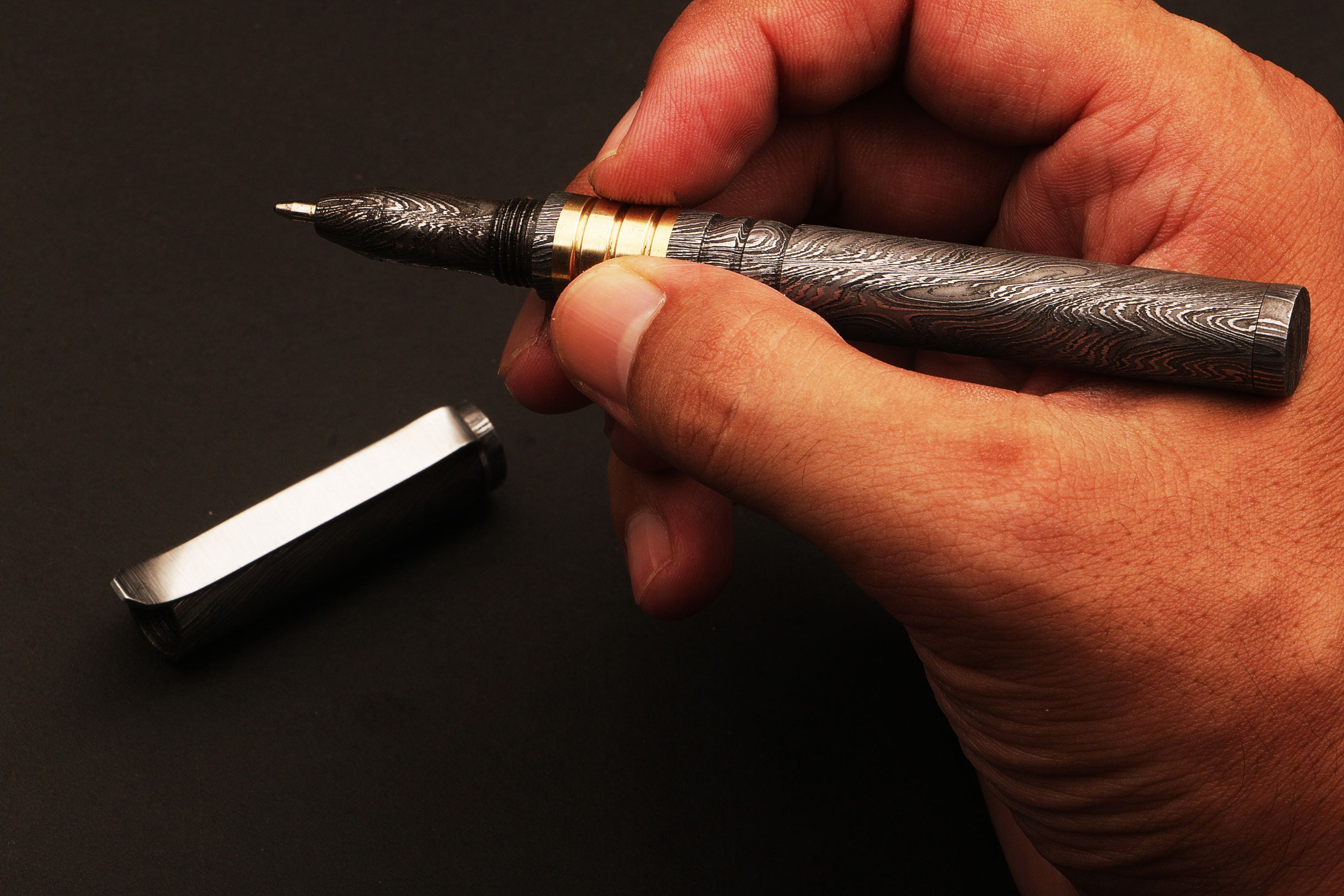 Handcrafted Lavish Damascus steel ballpoint pen with Brass Fittings. Pro-Regalo7004