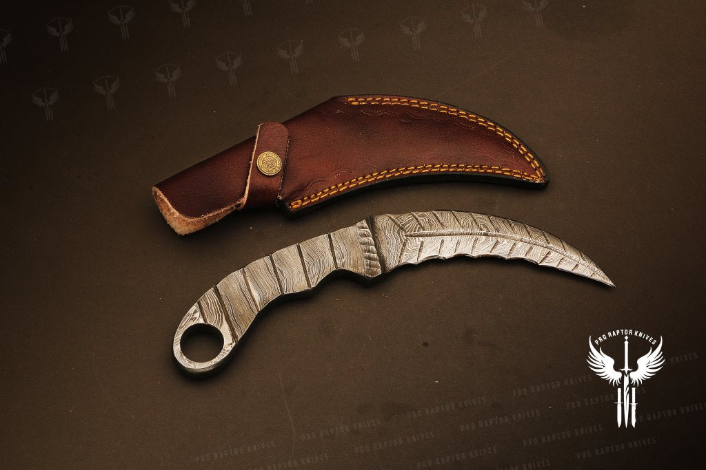 Handmade Damascus Steel Full Tang Handle Karambit Knife Packed in Ash Wood Gift Box.  Pro-Netto1707