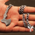 Damascus steel Axe Shaped Necklace Packed in Ash wood Gift Box. Pro-Capolavoro1843