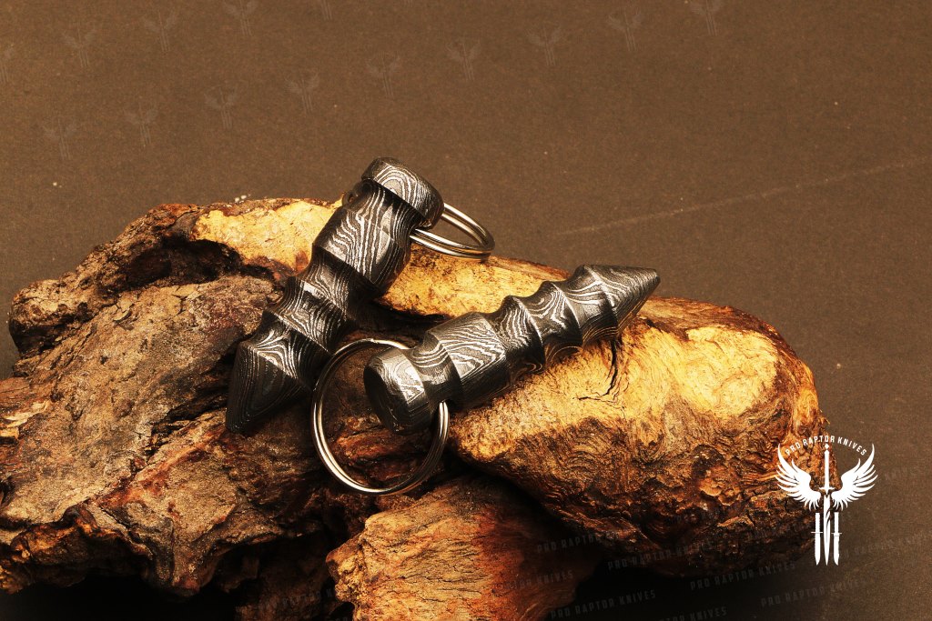 Handmade Damascus steel Multi Thread Bullet Keychain. Buy One Get One Free in a Ash wood Gift Box. Pro-Hermoso1730