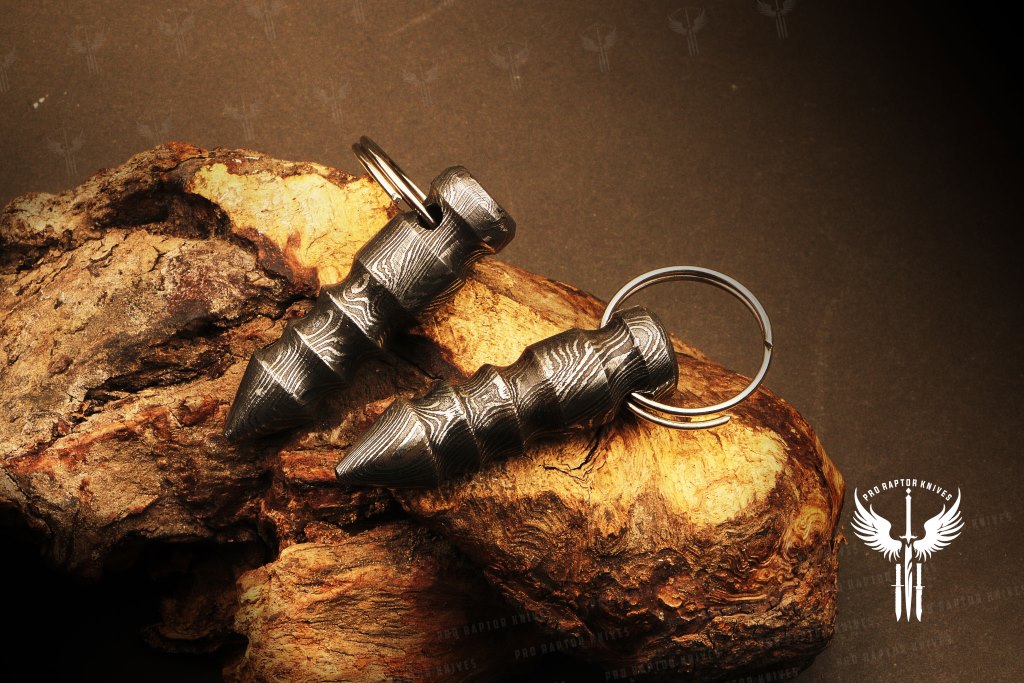 Handmade Damascus steel Multi Thread Bullet Keychain. Buy One Get One Free in a Ash wood Gift Box. Pro-Hermoso1730