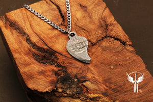 Handmade Damascus steel Leaf shaped Pendant. Packed in Ash Wood Gift Box. Pro-Capolavoro1841