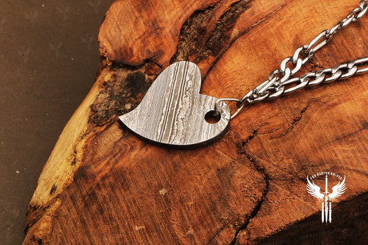 Damascus steel Heart Shape Pendant with Chain Packed in Wooden Box. Pro1845