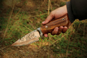 Handmade Copper Damascus Steel Camping Skinner with Gut Hook and Wood Handle. Pro-Tenace1602