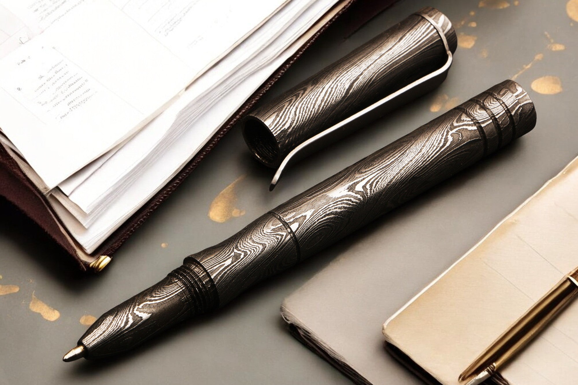 Handmade Splendor Damascus steel ballpoint pen with Pocket Clipper. Pro-Regalo7005